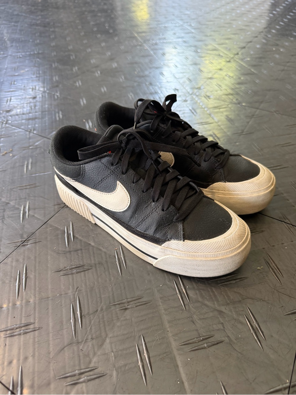 Nike Women’s Court Legacy Lift